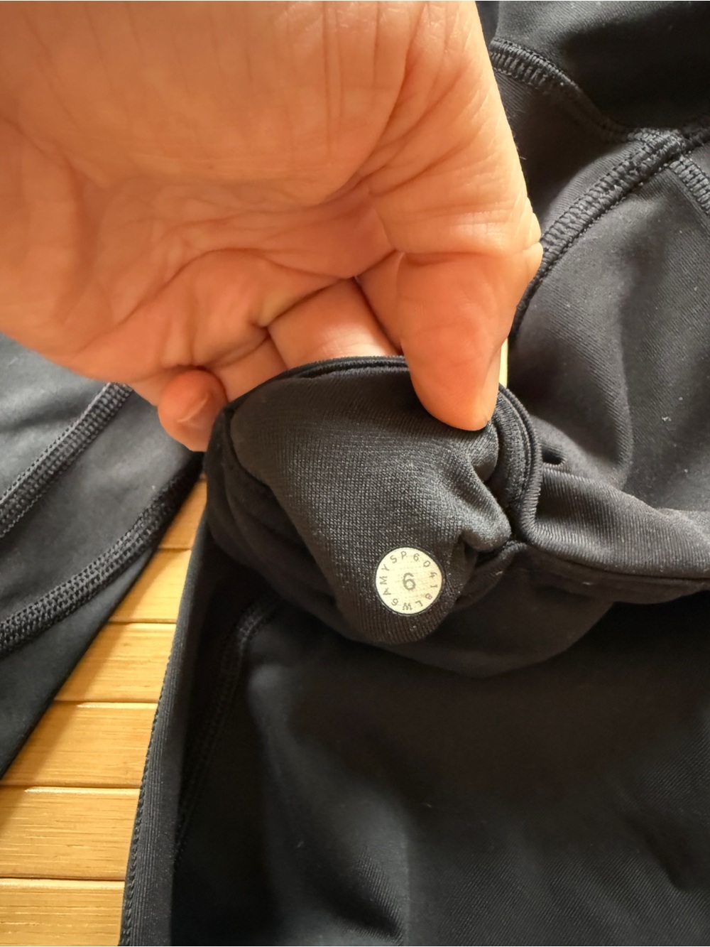 Lululemon - Size 6 - ATRP - High Rise - Side Pocket - All the Right Places - Picture 7 of 7